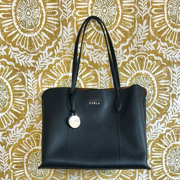 Furla Vittoria Black Calfskin Leather Medium Tote Bag in Nero $388 SOLD OUT - Picture 4 of 12